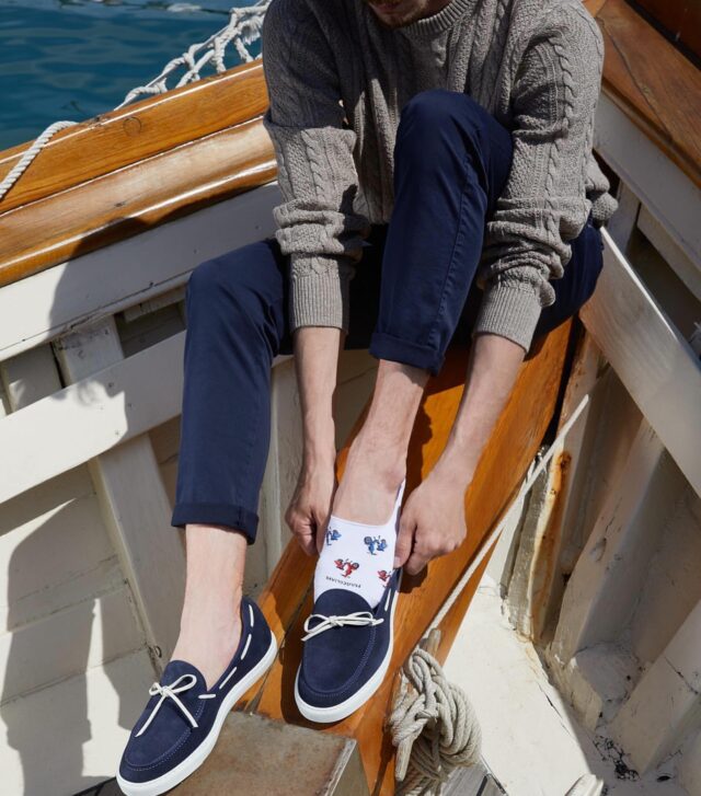 Walk in comfort and style with Marcoliani luxury no-show socks that stay hidden and keep you feeling cool all day long.
.
.
.
#gentiluomo #madeinitaly #distilleryto #socks #menssocks #fashionsocks #luxurysocks #sockstyle #socksoftheday #noshowsocks #invisiblesocks #hiddensocks #resortwear #cruisewear